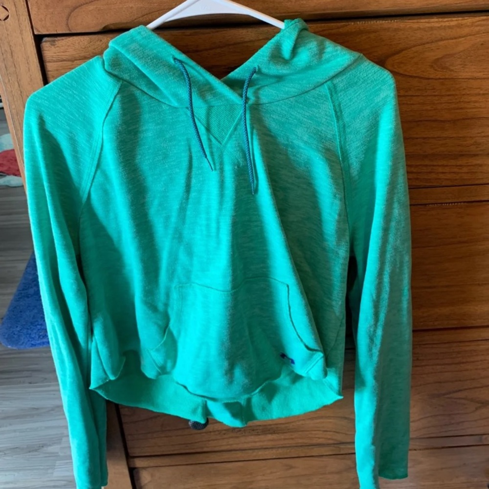 Under armour sweatshirt